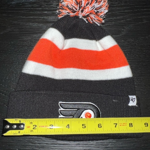 Philadelphia Flyers Kids Bundle: Ski Hat and Briere Doll - Picture 7 of 10